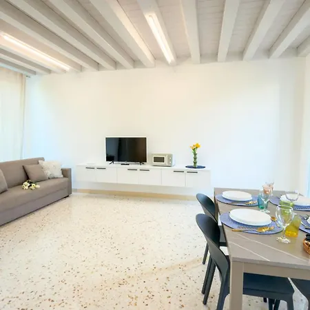 Clodia Prestige By Ca-sa Check Vila *