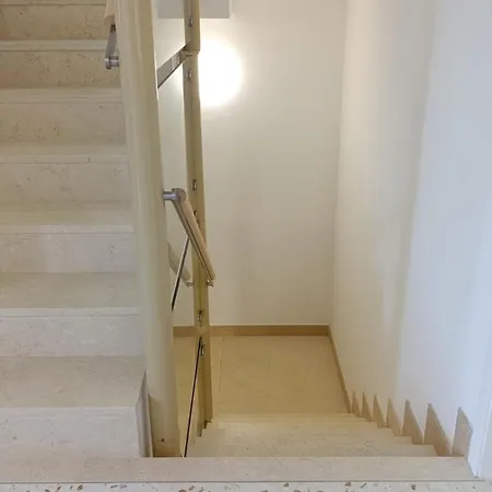 Clodia Prestige By Ca-sa Check Vila
